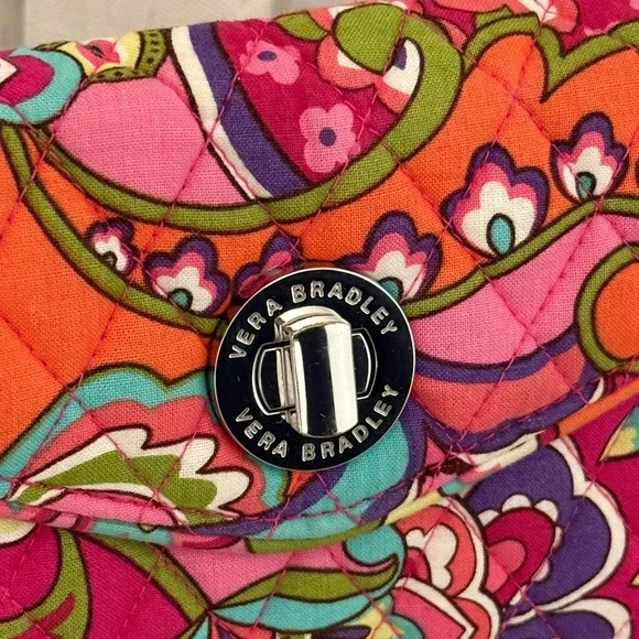 Vera Bradley Pink Swirls Your Turn Lock Smartphone Wristlet Wallet - Excellent - Picture 2 of 9